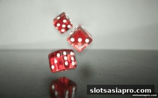概率游戏深度解析：电子游戏平台上的推牌九与双色球走势探寻