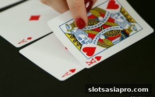 电子游戏平台深度解析：真人炸金花中的团队协作与战略博弈