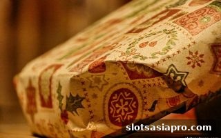 在电子游戏平台玩转斗地主：出牌判断与周俸禄奖励全攻略
